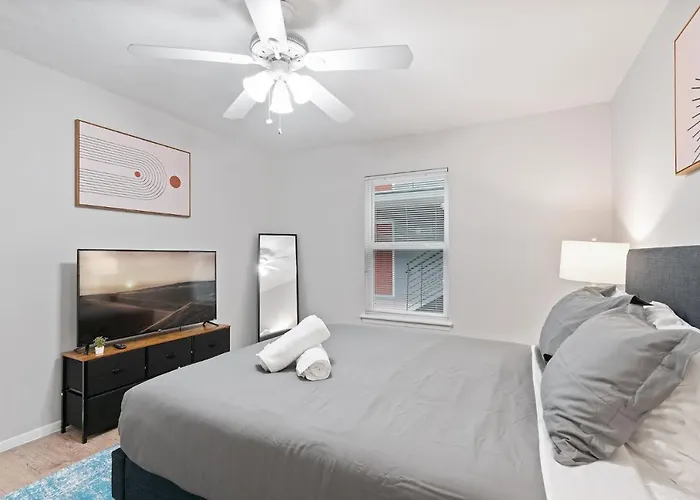 Evonify Stays - Hyde Park Apartments - Utexas